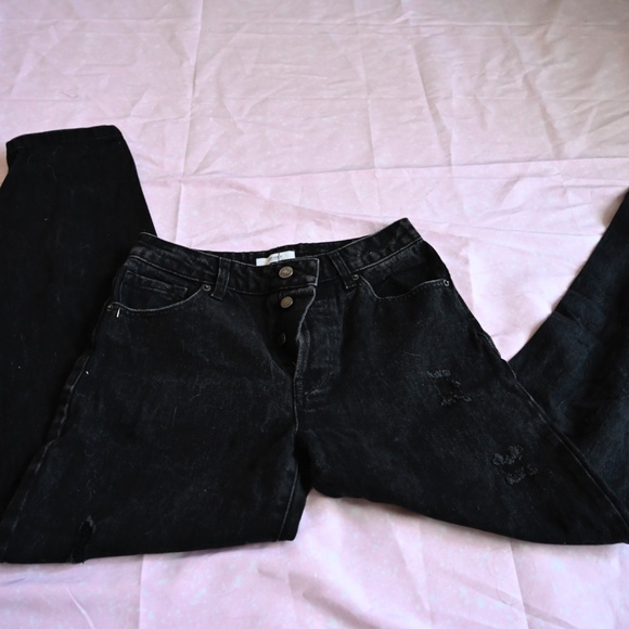 Forever 21 Straight-Leg Distressed Black Jeans – Size 26 🖤✨ - Picture 6 of 7